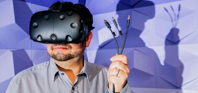 HTCの持ち運べるVRヘッドセットが2017年に発売予定