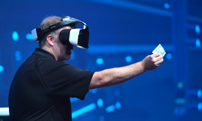 インテル、スタンドアローン型VRヘッドセット「Alloy」を2017年末にリリース予定