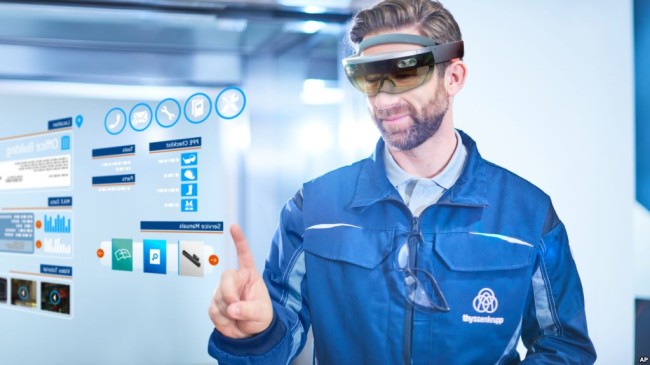 HoloLensが業務用途で採用される