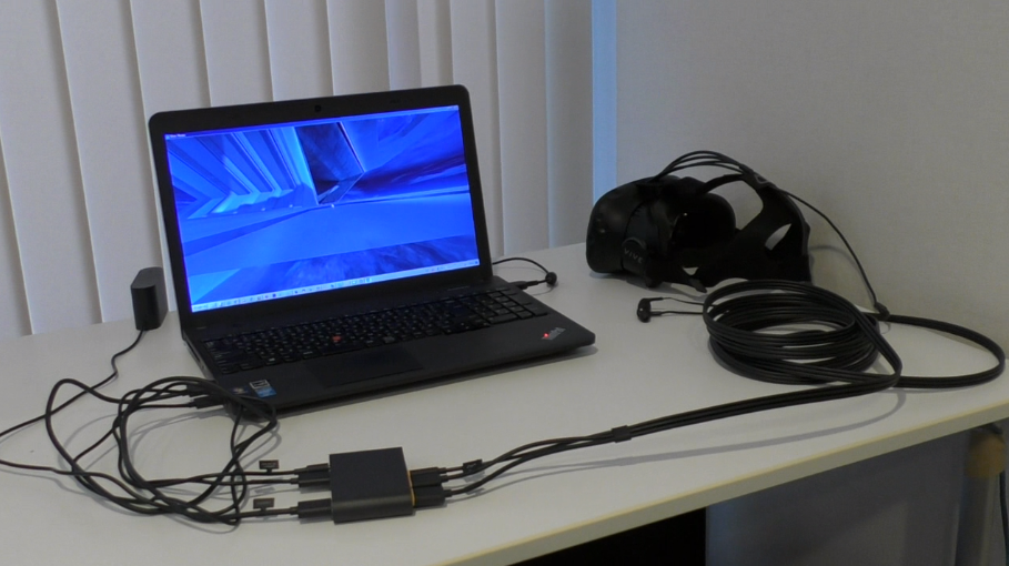 ヘッドセットとPCを接続した状態