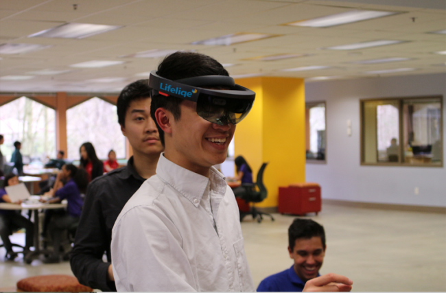 Lifeliqe、中学校と高校でMicrosoft HoloLensを使ったパイロットカリキュラムを開始！