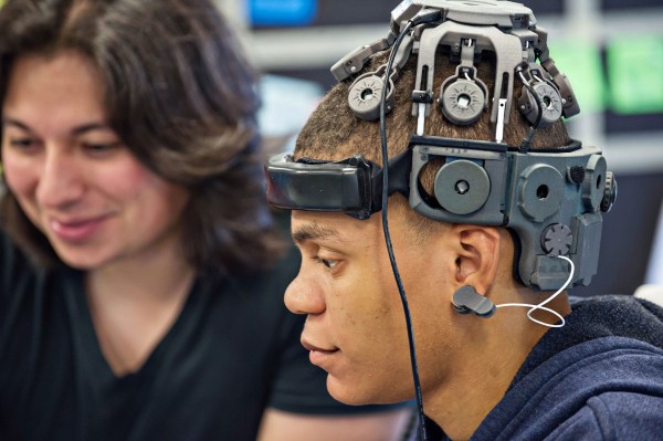 VRゲームを脳波でコントロールできる未来が近づく