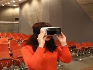 VR
