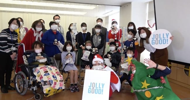 VR旅行で子ども達が笑顔に！病院内の学校で「ボーンスマイル・プロジェクト」実施！