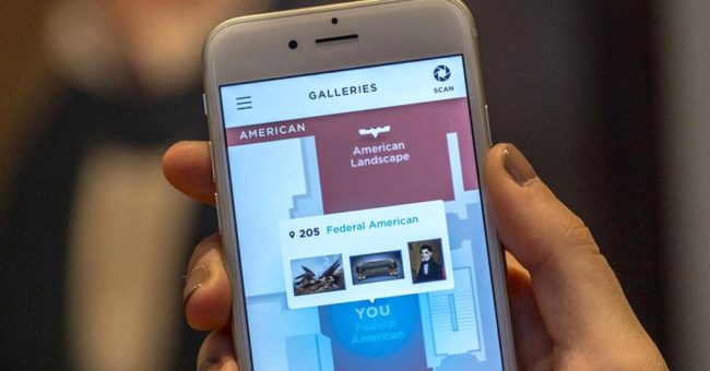 スマートフォンアプリを利用する美術館もある