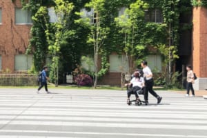 エイベックスと近畿大学による音声AR講座がスタート