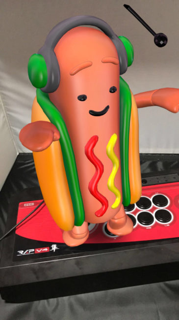 踊るホットドッグのキャラクター(Snapchat)