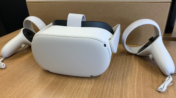 OculusQuest２と付属品（128㌐）+stbp.com.br