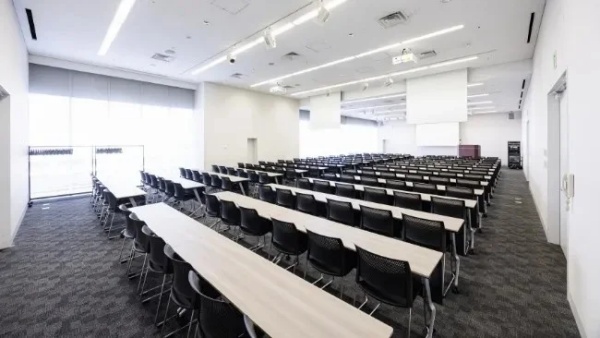 最新VRデバイス展示も実施