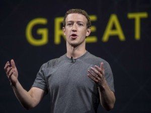 演説するZuckerberg