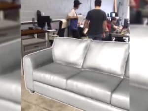 家具をARで配置する