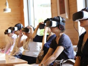 VRによる認知症体験の様子