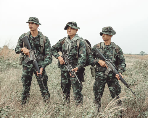 中国軍兵士がVRトレーニング
