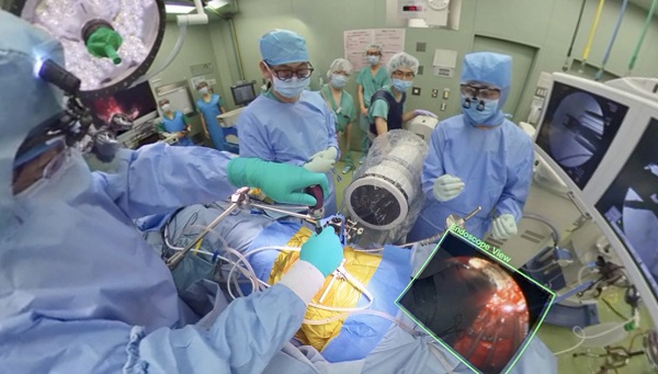 医療学会初のVRハンズオン集合セミナー開催！VRで整形外科手術を体験実習