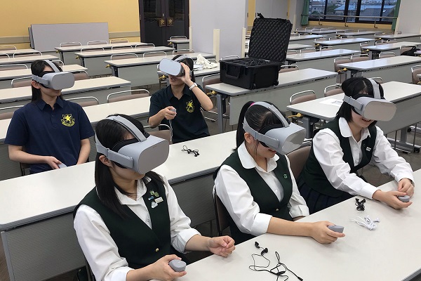 教育機関での導入は世界初！「対人VR英会話レッスン」仙台育英高校に導入へ