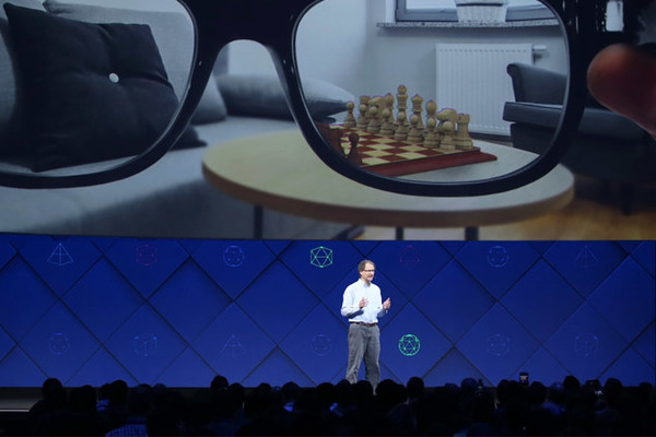 コンシューマー向けAR市場の覇者になるか？Facebook／OculusがAR開発者を多数募集！