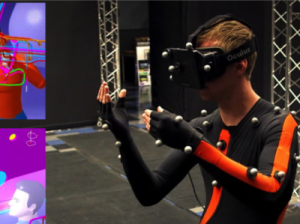 VRを操作するエンジニア