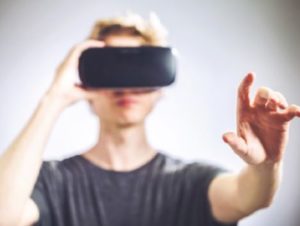 VRに手を伸ばす
